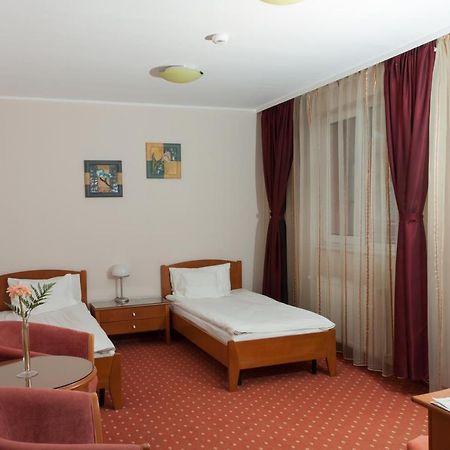 Hotel Hermes Alba Iulia Esterno foto