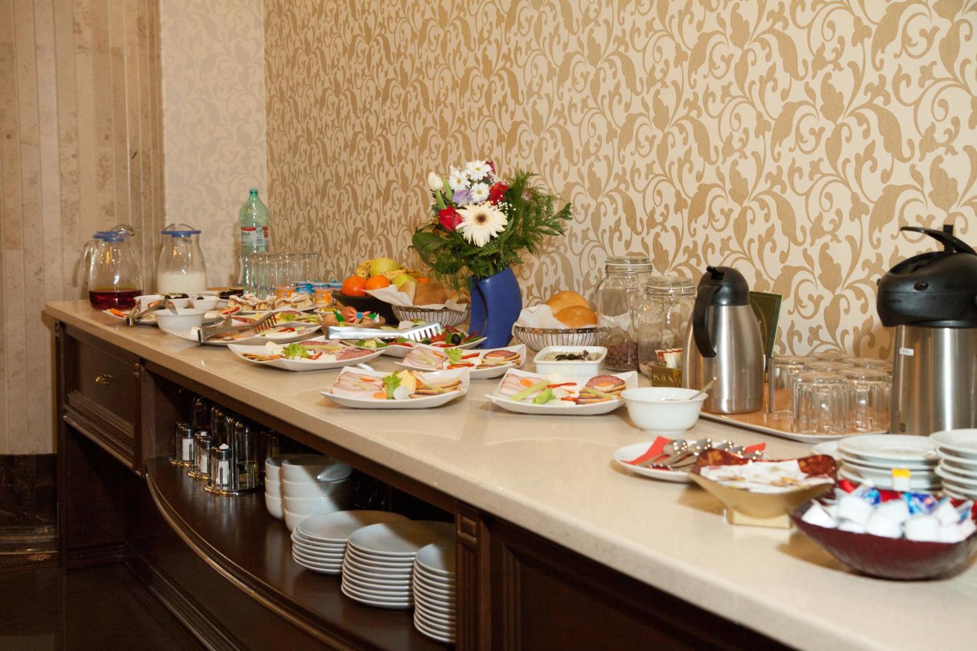 Hotel Hermes Alba Iulia Esterno foto