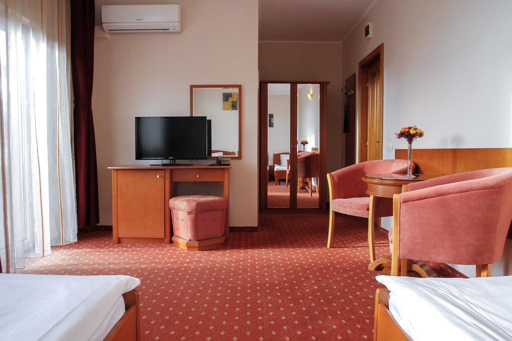 Hotel Hermes Alba Iulia Esterno foto