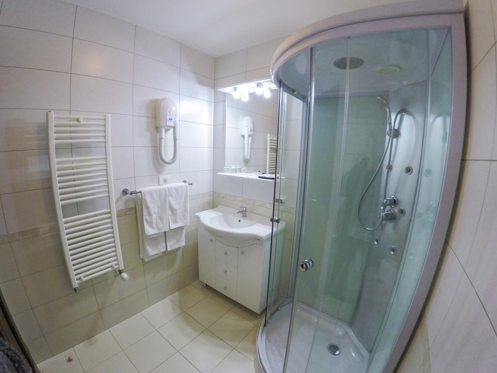 Hotel Hermes Alba Iulia Esterno foto