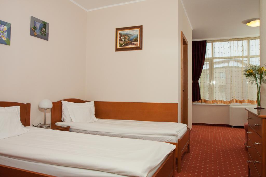 Hotel Hermes Alba Iulia Esterno foto
