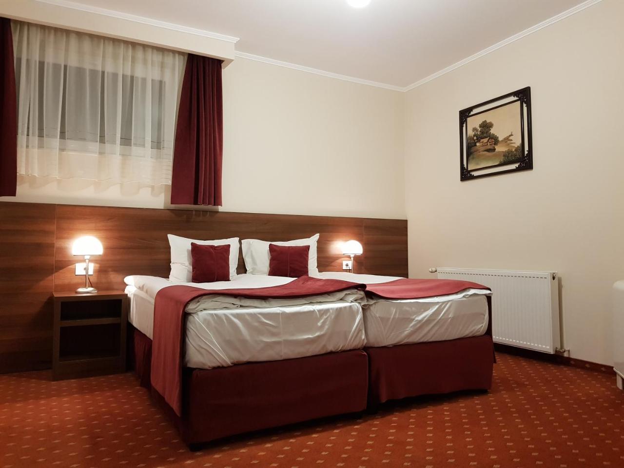 Hotel Hermes Alba Iulia Esterno foto