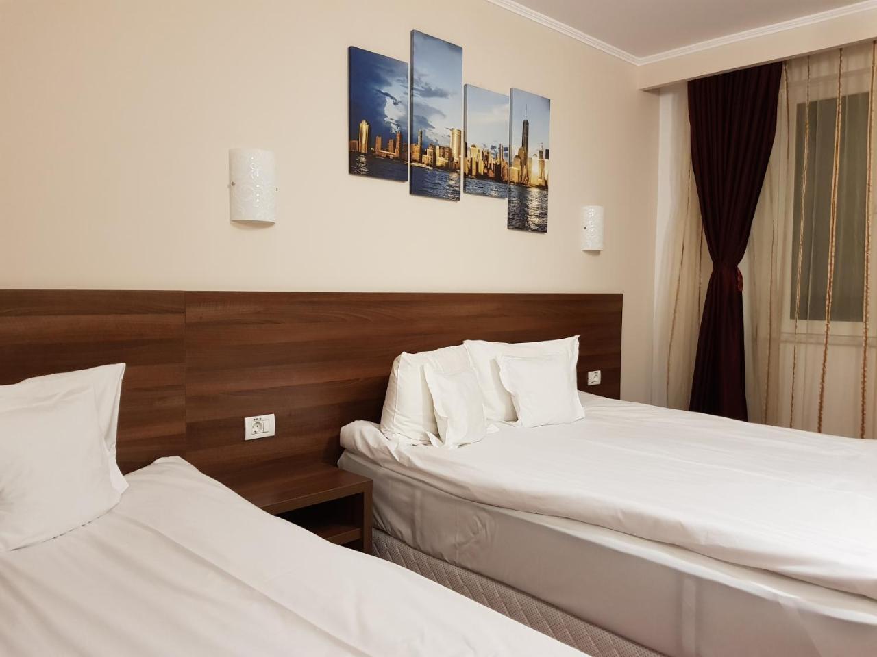 Hotel Hermes Alba Iulia Esterno foto