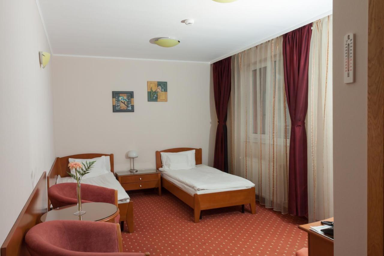 Hotel Hermes Alba Iulia Esterno foto